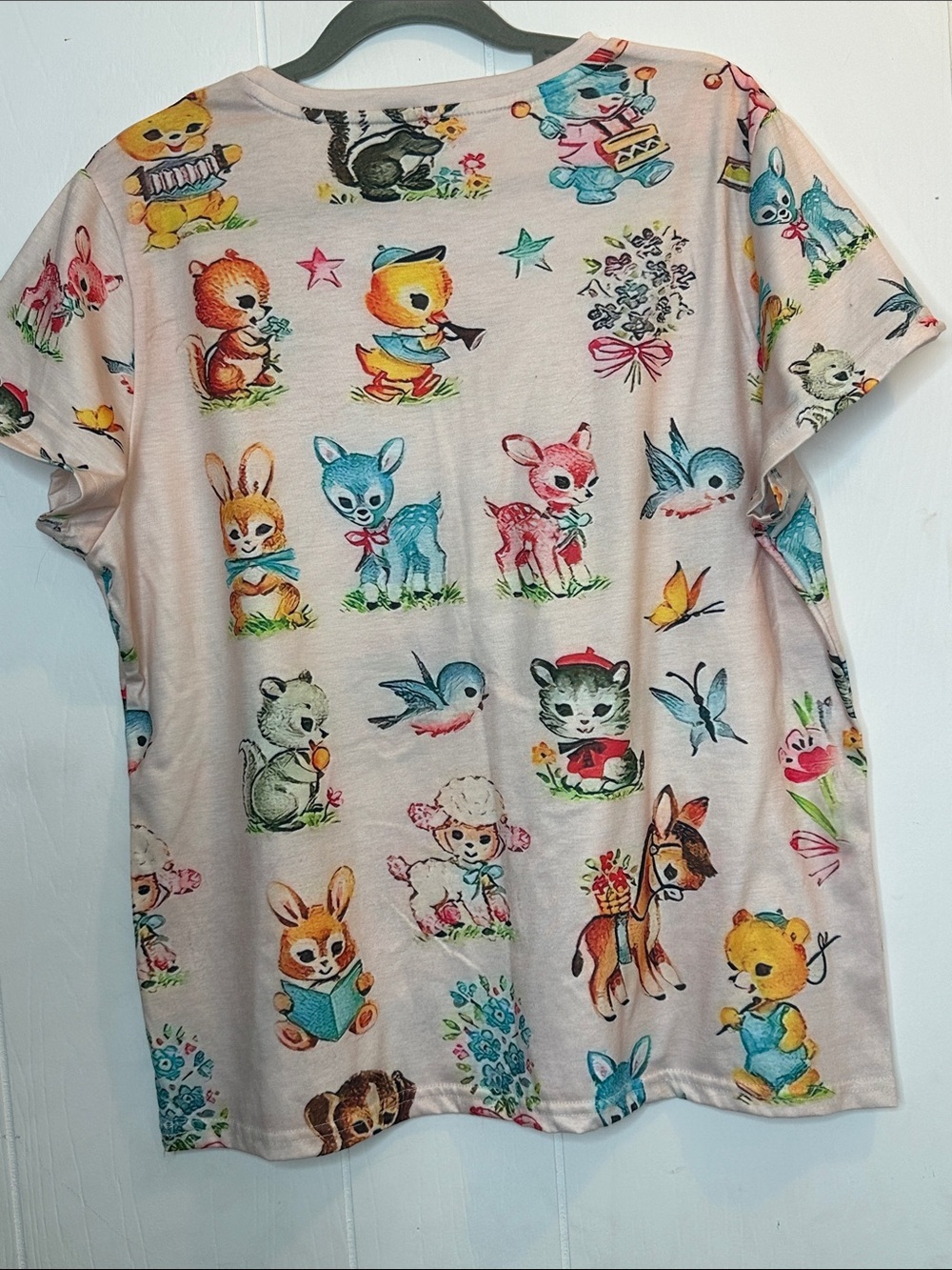Source Unknown Cream Short Sleeve Tee with Multicolored Vintage Animal Print - Picture 3 of 3